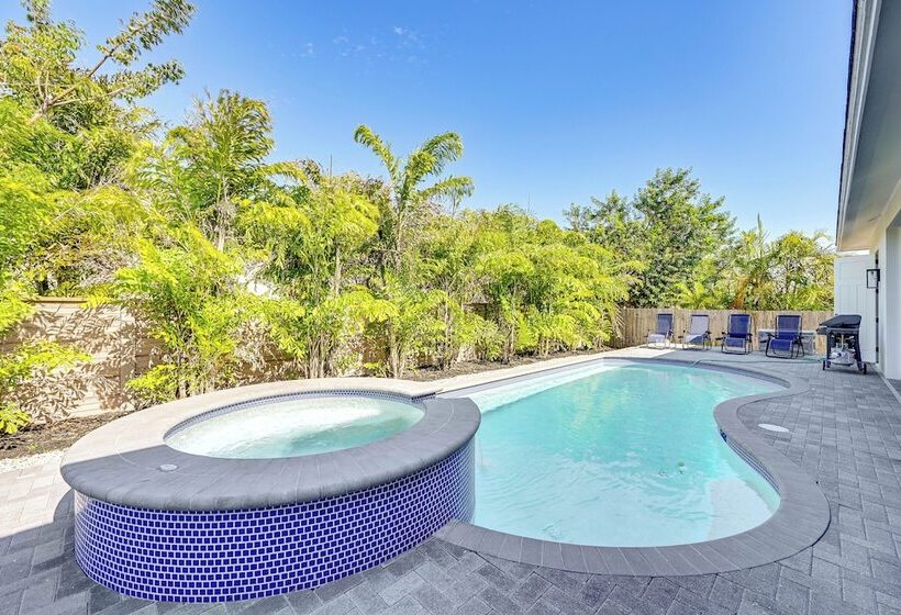 Marco Island Home W/ Pool & Hot Tub Near Beaches!