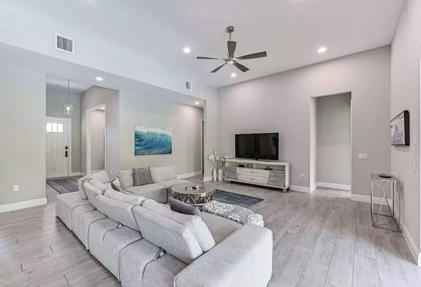 Marco Island Home W/ Pool & Hot Tub Near Beaches!