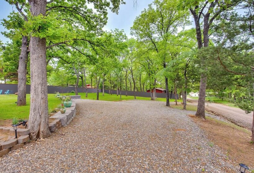 Mead Cabin: 2 Blocks To Willow Springs Marina