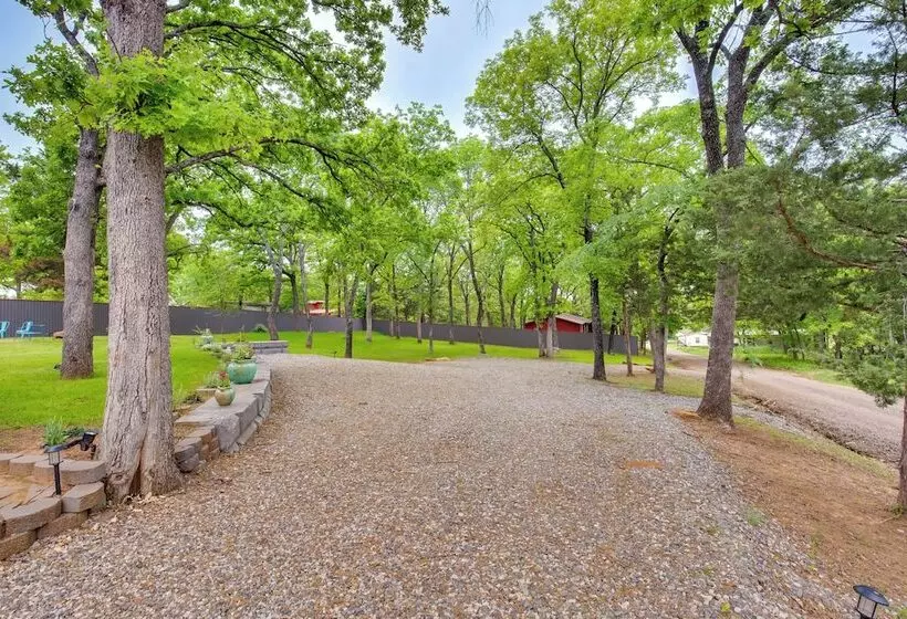 Mead Cabin: 2 Blocks To Willow Springs Marina
