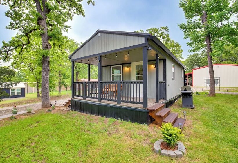 Mead Cabin: 2 Blocks To Willow Springs Marina