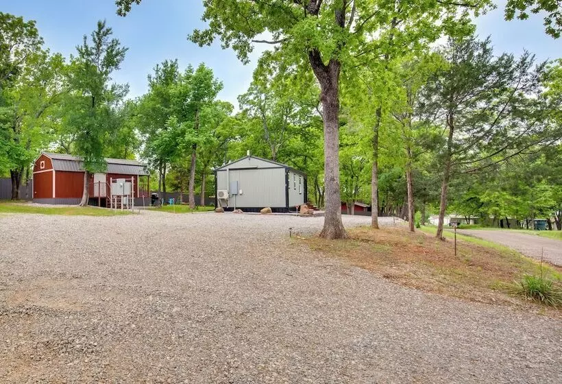 Mead Cabin: 2 Blocks To Willow Springs Marina