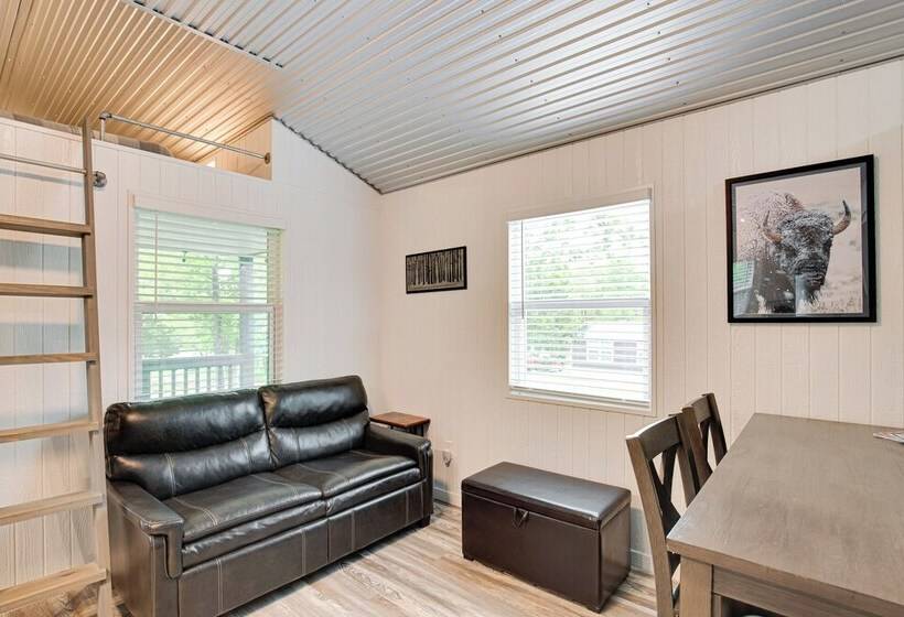 Mead Cabin: 2 Blocks To Willow Springs Marina