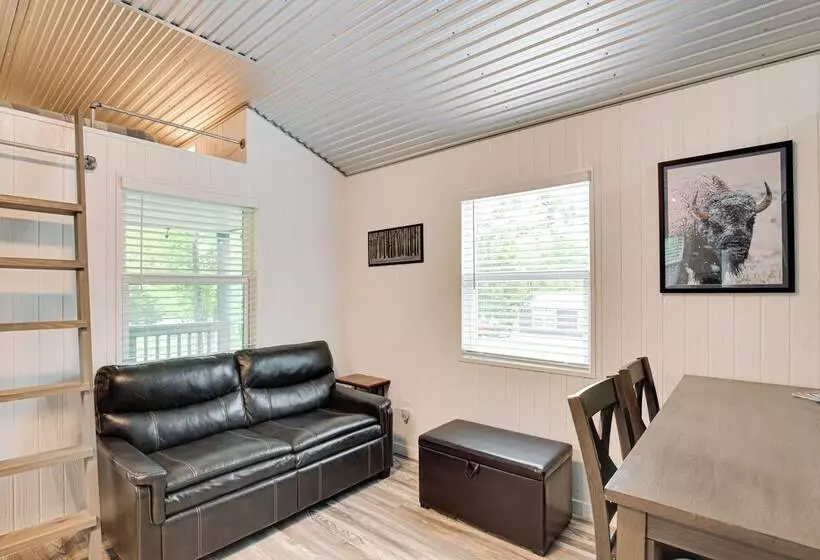 Mead Cabin: 2 Blocks To Willow Springs Marina