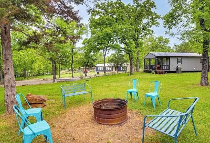 Mead Cabin: 2 Blocks To Willow Springs Marina