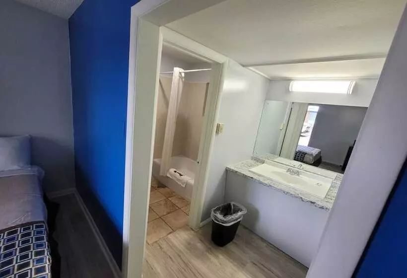 モーテル Lamplighter Inn By Oyo Independence