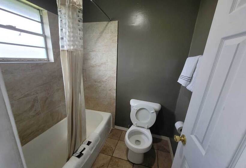 فندق على الطريق Lamplighter Inn By Oyo Independence