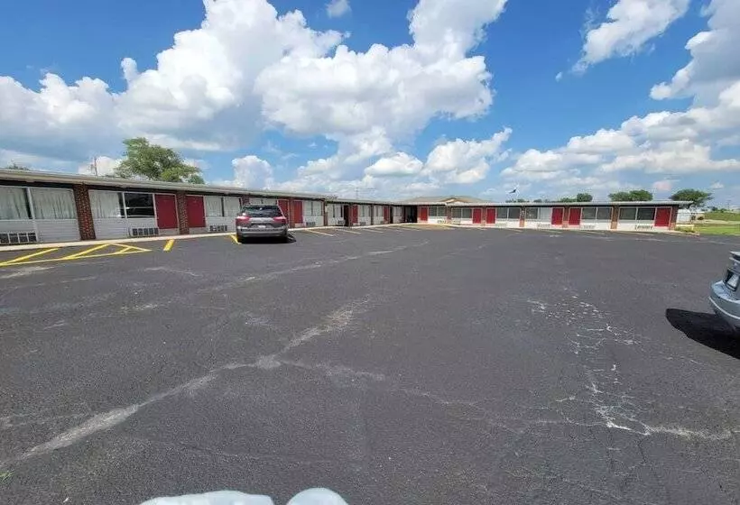 モーテル Lamplighter Inn By Oyo Independence