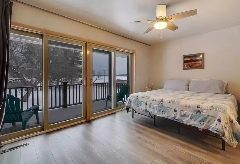 モーテル South Arm Retreats Combined 2br Lakeview