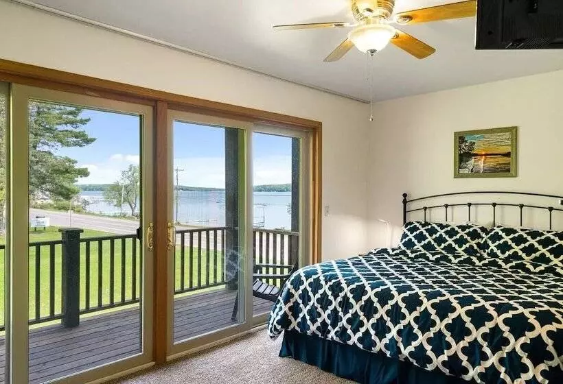 モーテル South Arm Retreats Combined 2br Lakeview