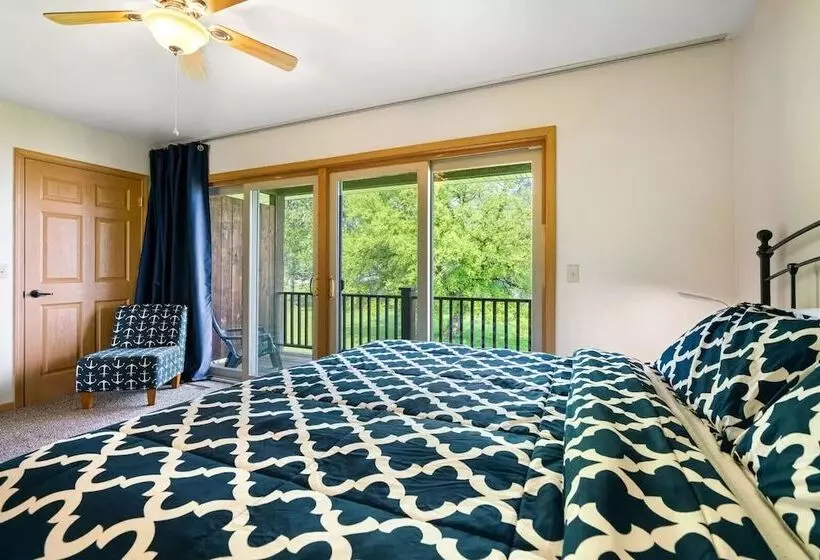 モーテル South Arm Retreats Combined 2br Lakeview
