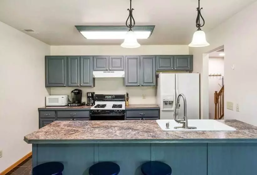 モーテル South Arm Retreats Combined 2br Lakeview