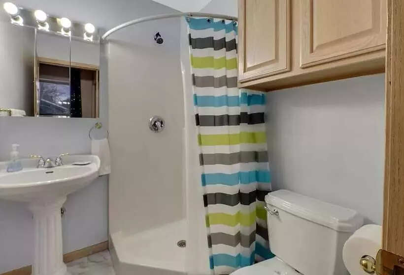 モーテル South Arm Retreats Combined 2br Lakeview