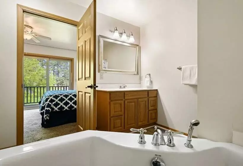 モーテル South Arm Retreats Combined 2br Lakeview