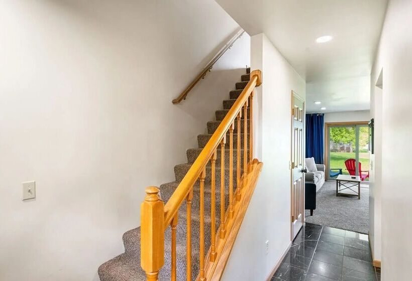 فندق على الطريق South Arm Retreats Combined 2br Lakeview