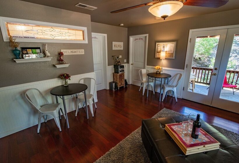 ペンション Drakeslanding Inn