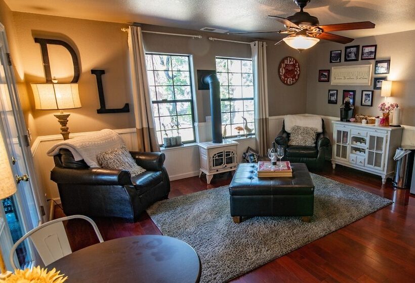 ペンション Drakeslanding Inn