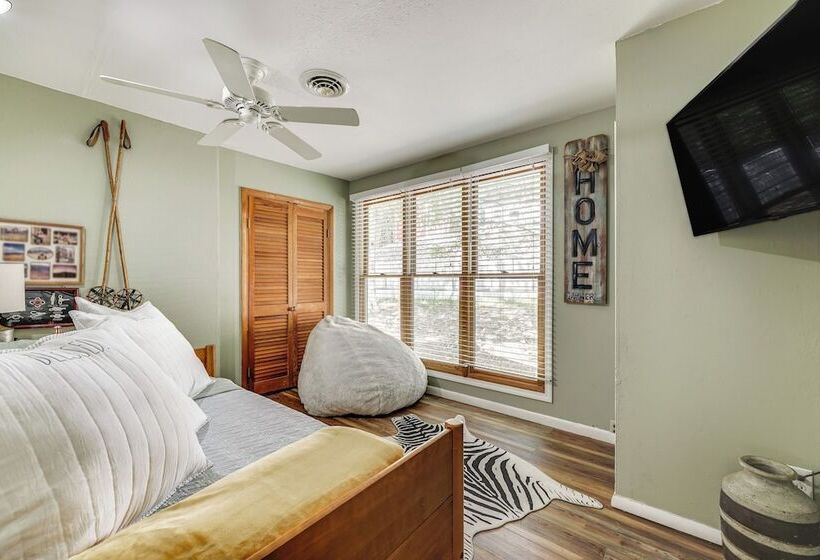 Pet Friendly Branson Gem: Walk To Table Rock Lake