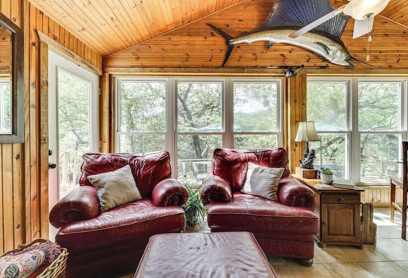 Pet Friendly Branson Gem: Walk To Table Rock Lake