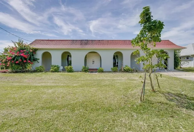 Port Charlotte Retreat W/ Lanai + Private Pool!