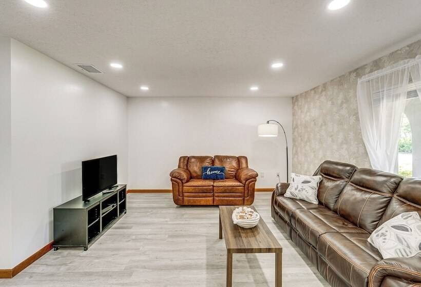 Port Charlotte Retreat W/ Lanai + Private Pool!