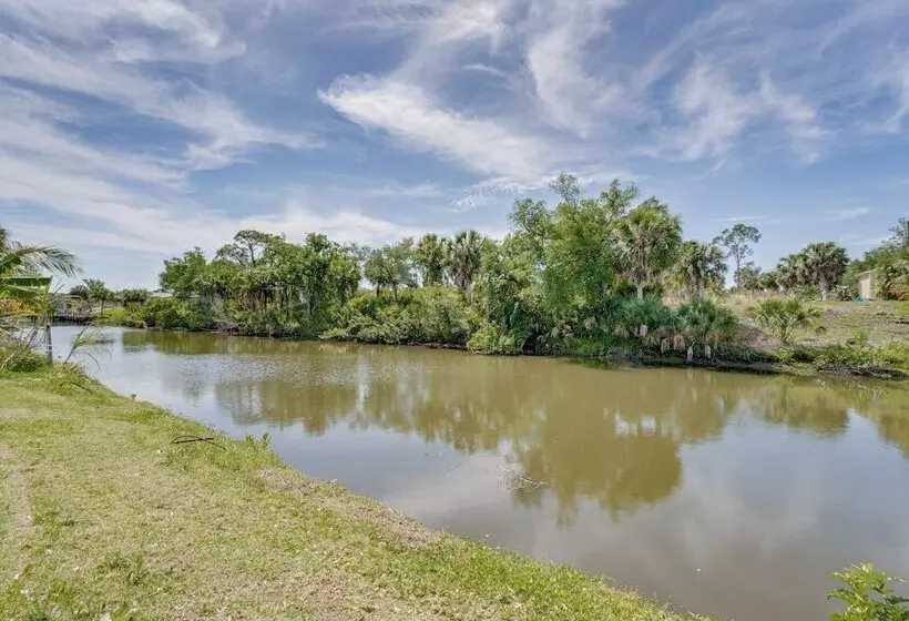 Port Charlotte Retreat W/ Lanai + Private Pool!