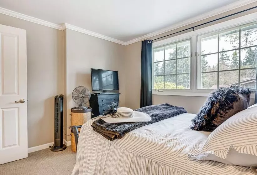 Redmond Home W/ Deck & Patio: 17 Mi To Seattle