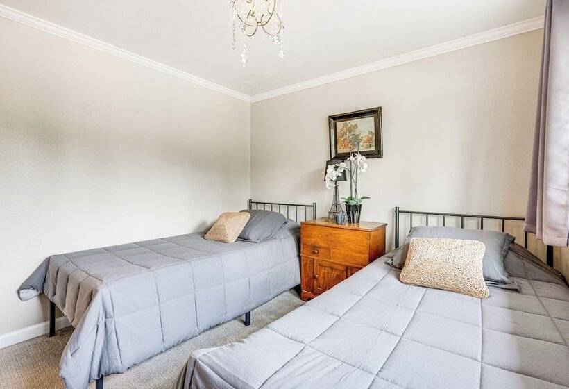 Redmond Home W/ Deck & Patio: 17 Mi To Seattle