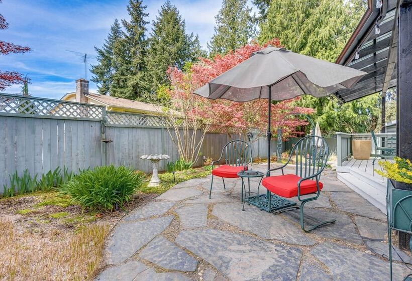 Redmond Home W/ Deck & Patio: 17 Mi To Seattle