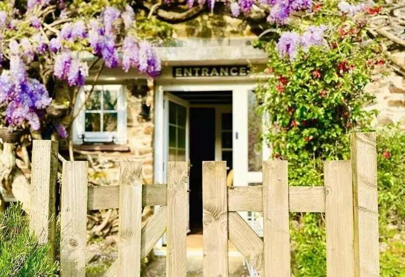 Residenssi Charming Holiday Cottage In Devon   Country Views