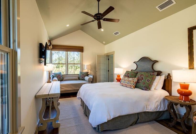 The Sandpiper Resort