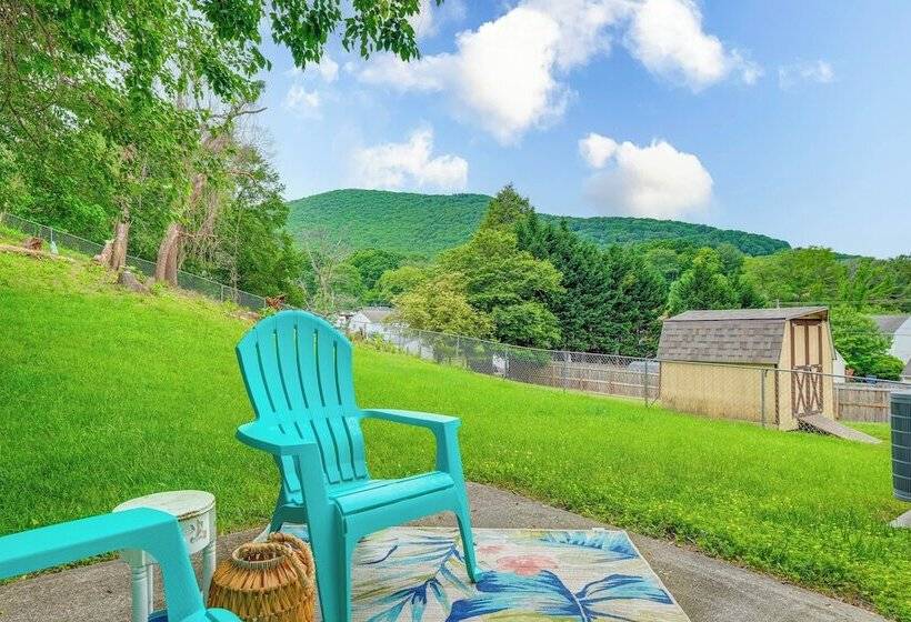 Roanoke Mountain Home: 4 Mi To Blue Ridge Parkway!