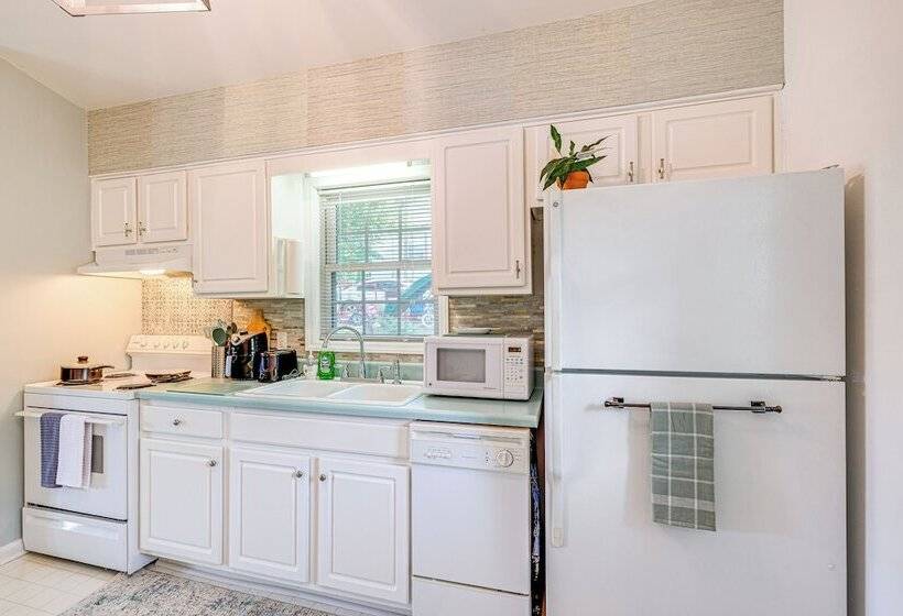 Roanoke Mountain Home: 4 Mi To Blue Ridge Parkway!