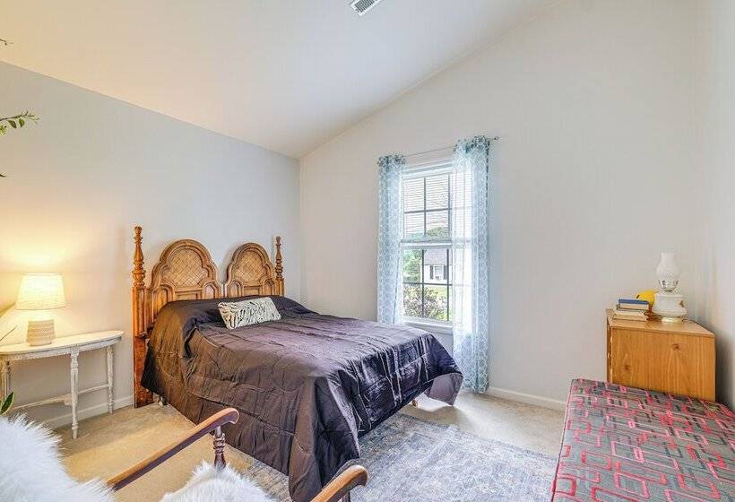 Roanoke Mountain Home: 4 Mi To Blue Ridge Parkway!