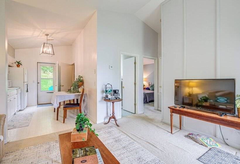 Roanoke Mountain Home: 4 Mi To Blue Ridge Parkway!