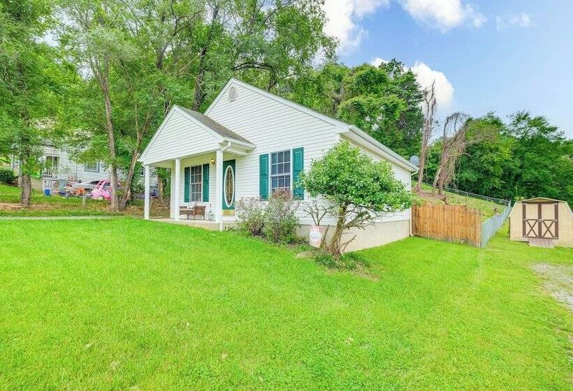 Roanoke Mountain Home: 4 Mi To Blue Ridge Parkway!