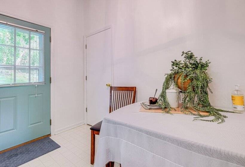 Roanoke Mountain Home: 4 Mi To Blue Ridge Parkway!