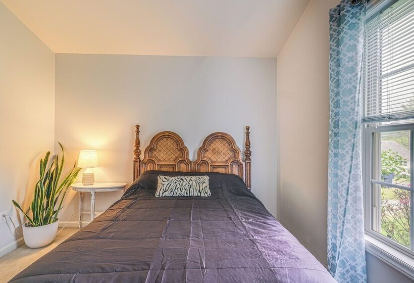 Roanoke Mountain Home: 4 Mi To Blue Ridge Parkway!