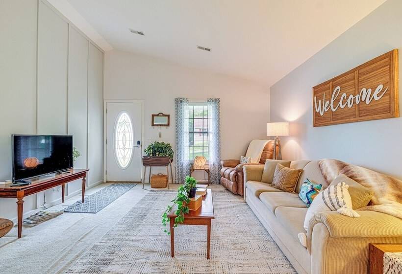 Roanoke Mountain Home: 4 Mi To Blue Ridge Parkway!