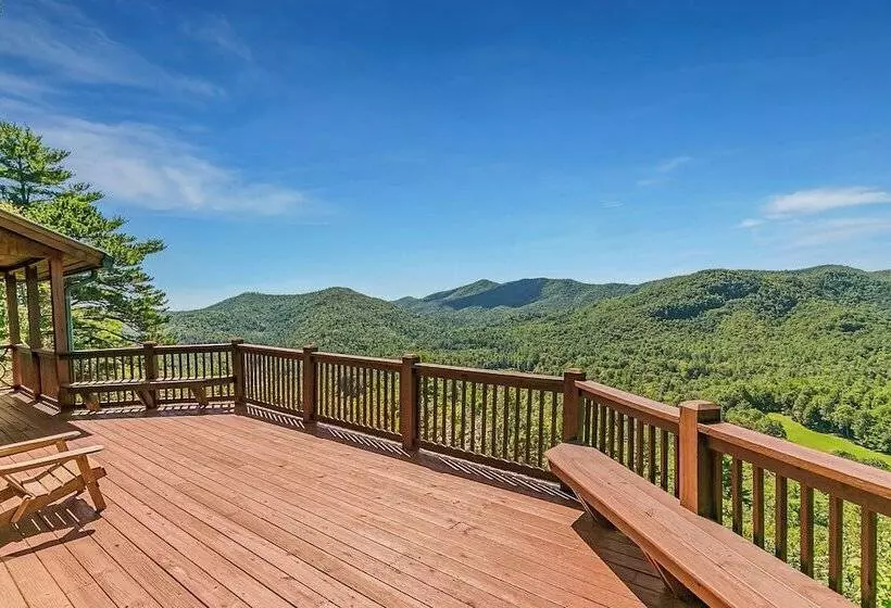 Mountain Views & Deck: Stunning Sapphire Cabin