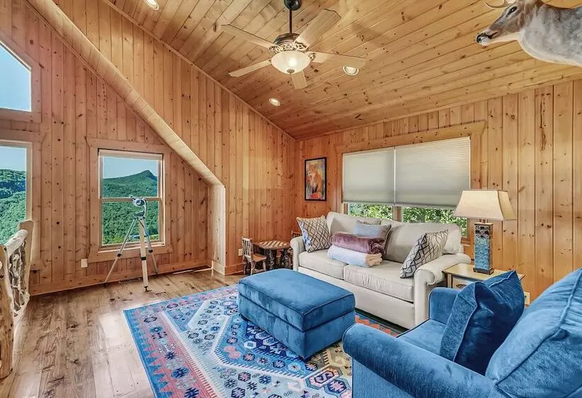 Mountain Views & Deck: Stunning Sapphire Cabin