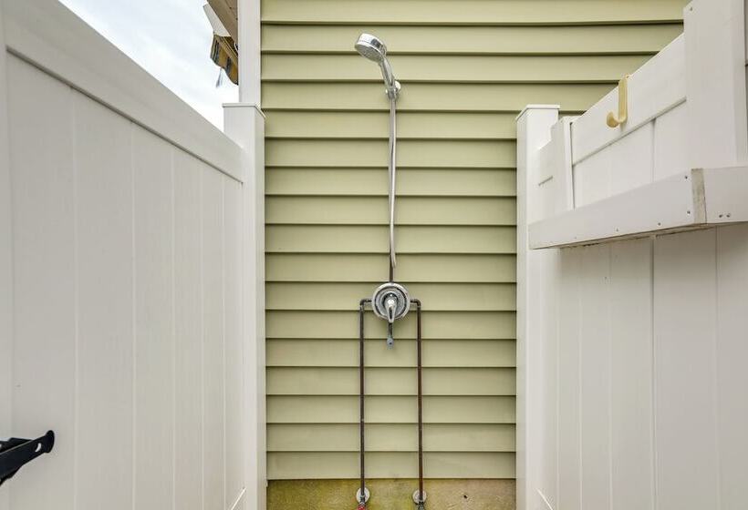 Villas Hideaway W/ Deck, Walk To Bay Beach!