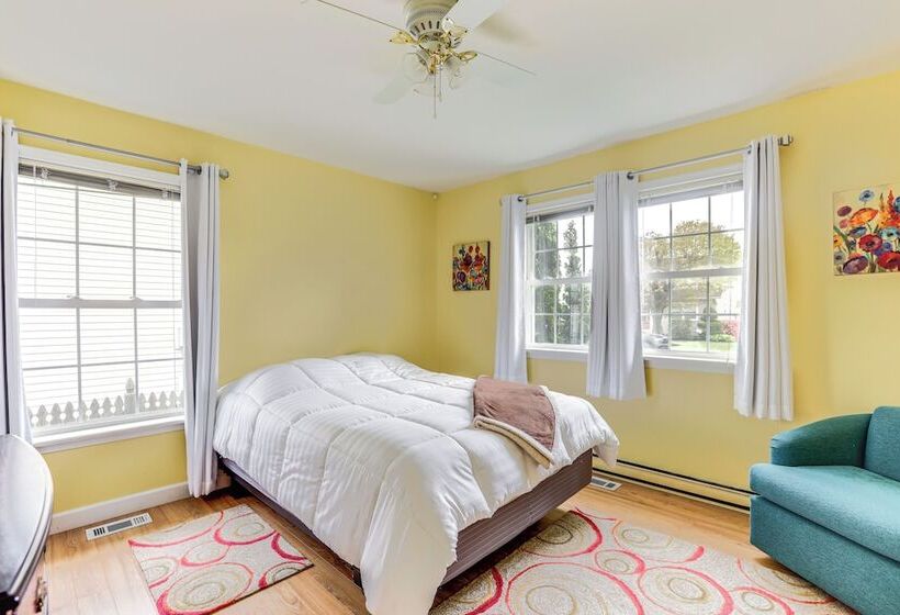 Villas Hideaway W/ Deck, Walk To Bay Beach!