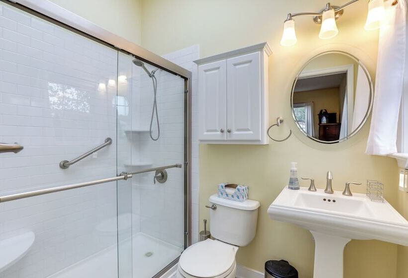 Villas Hideaway W/ Deck, Walk To Bay Beach!