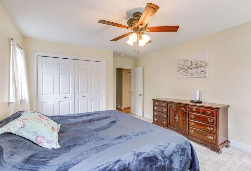 Villas Hideaway W/ Deck, Walk To Bay Beach!