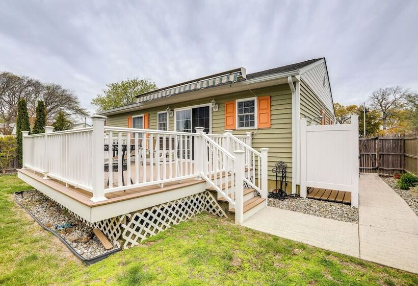 Villas Hideaway W/ Deck, Walk To Bay Beach!