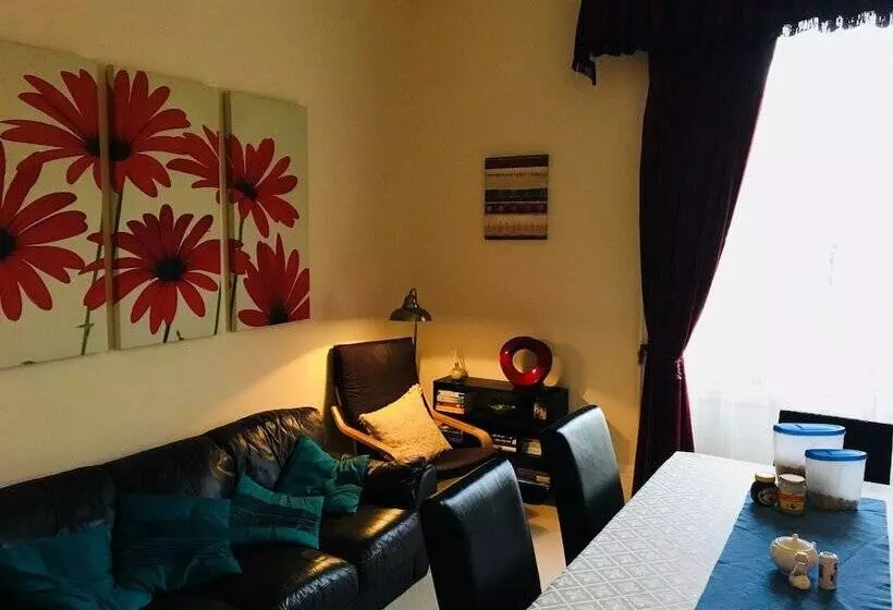 تختخواب و صبحانه Bentons Guest House