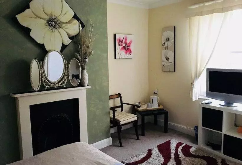 تختخواب و صبحانه Bentons Guest House