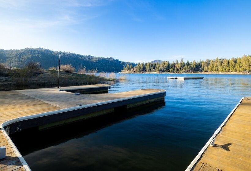 Cove Lakefront Chalet #2098