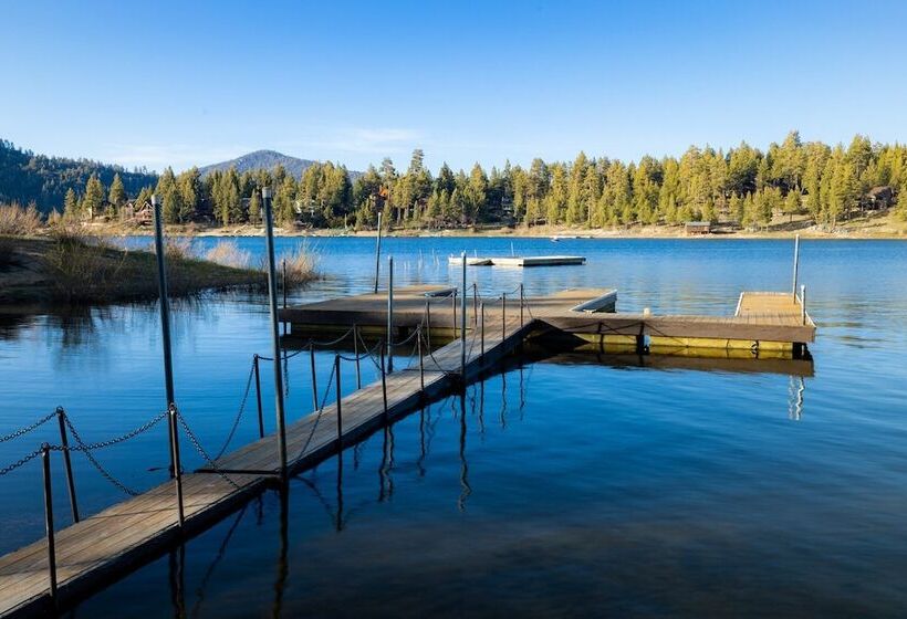 Cove Lakefront Chalet #2098